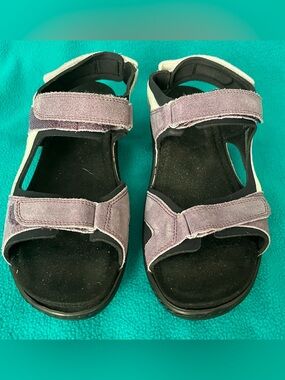 Fidelio Australian Design Gini G Adjustable Purple Suede Strap Sandals Sz 41